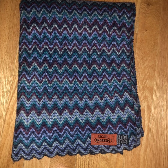 Missoni Circle Scarf - Picture 3 of 3
